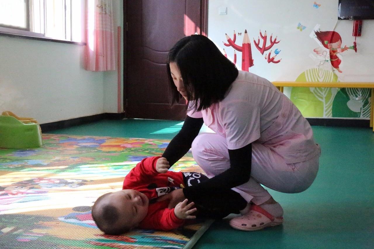 以愛之名，90后女孩重回福利院