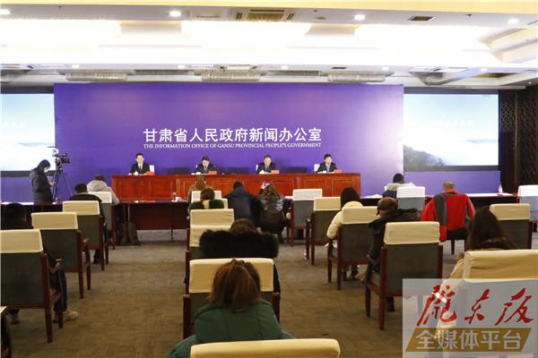 慶陽市8個縣（區(qū)）、570個貧困村、14.99萬戶61.05萬貧困人口全部脫貧