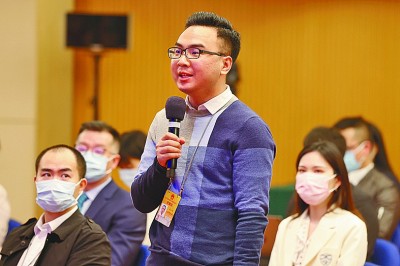 “走過千山萬水，從沒有忘卻來時的路”