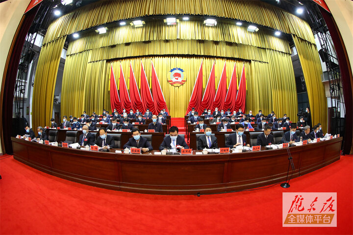 【市兩會視頻海報】努力開創(chuàng)新時代慶陽政協(xié)工作新局面，為推動慶陽老區(qū)全面振興作出新的更大貢獻！