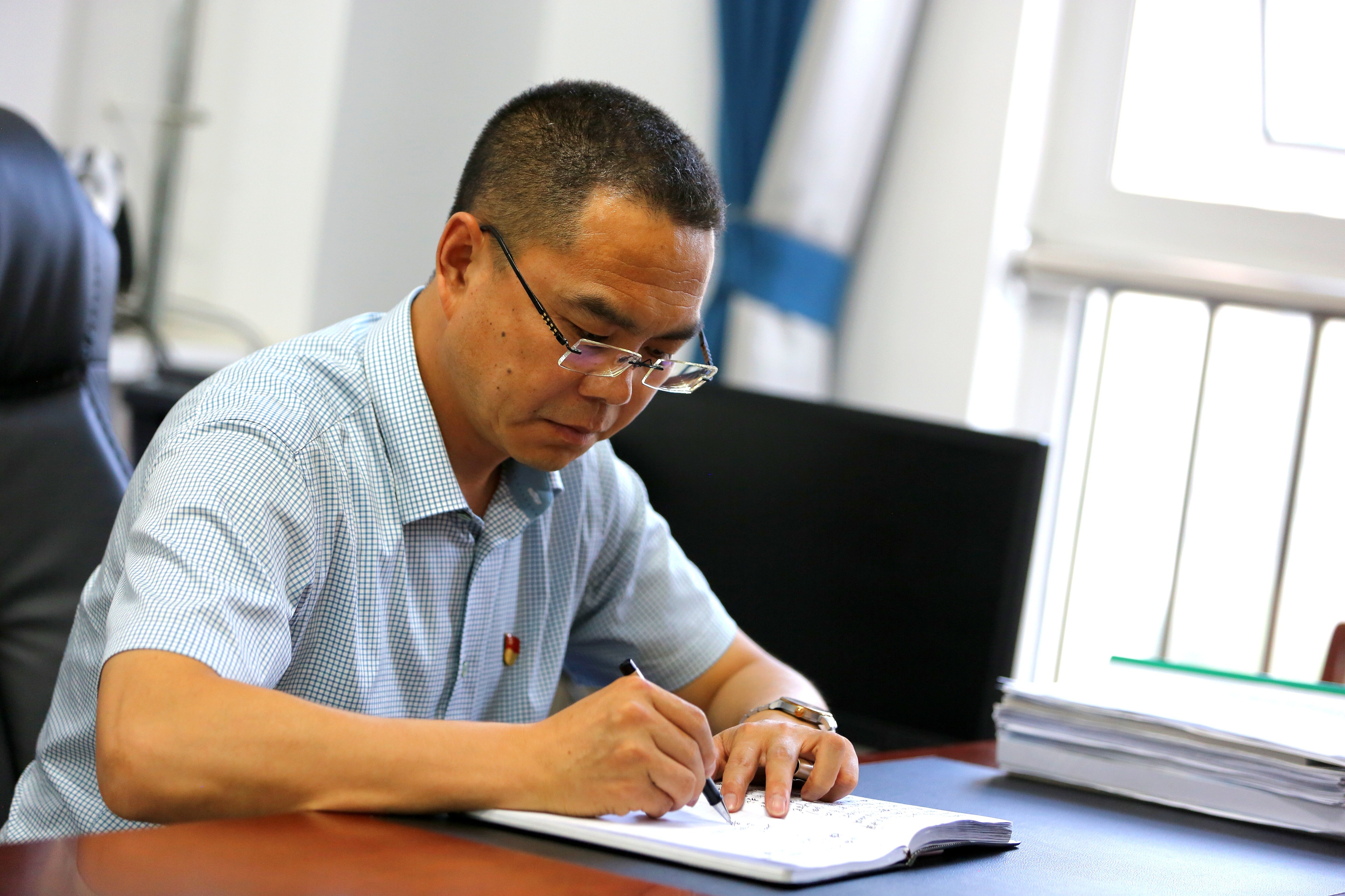 聚焦內涵謀新篇 推動發(fā)展開新局——訪慶陽四中黨總支書記、校長齊建偉