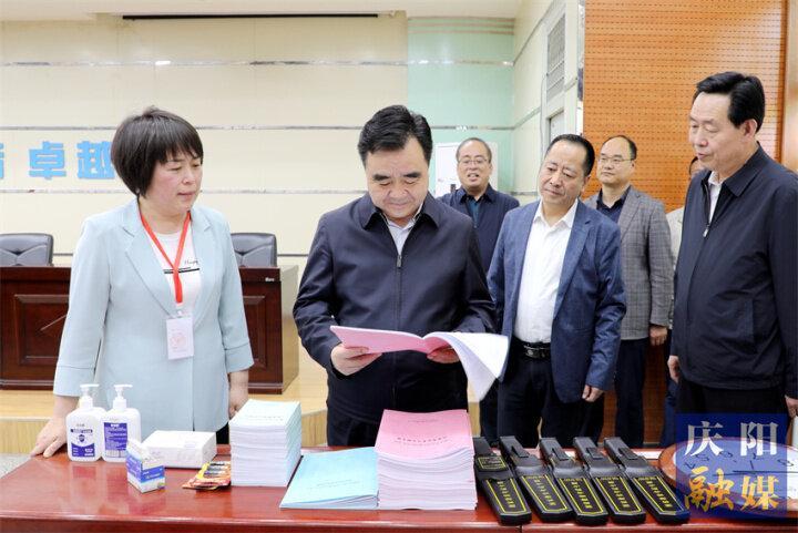 黃澤元在督查高考準備工作時強調(diào) 精心組織周密安排周到服務 確保高考安全有序順利進行