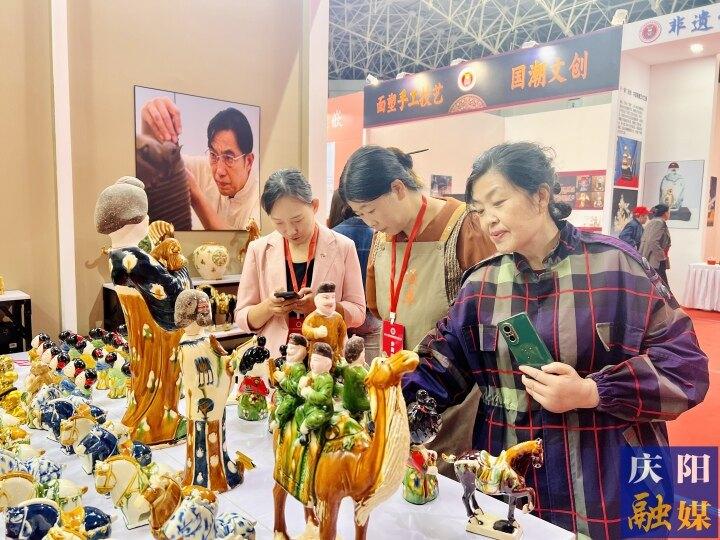 香包牽線聚人氣！第十八屆慶陽香包民俗文化節(jié)旅游綜合收入6100萬元