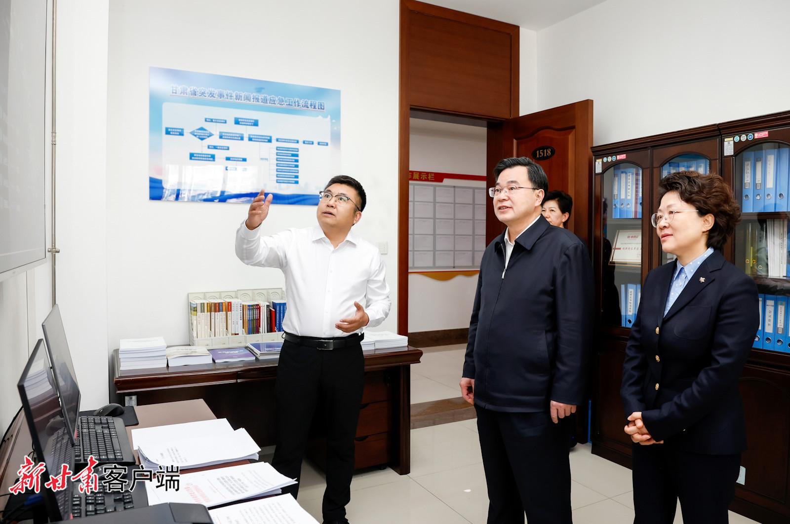 胡昌升在省委宣傳部省委網(wǎng)信辦省文明辦調(diào)研時(shí)強(qiáng)調(diào)：堅(jiān)持凝心鑄魂唱響昂揚(yáng)主旋律 突出守正創(chuàng)新匯聚奮進(jìn)正能量