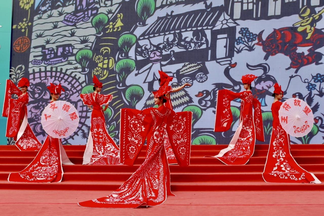 【攝影報(bào)道】慶陽非遺文化節(jié)目精彩亮相龍城，助興甘肅文旅演藝天水惠民演出季