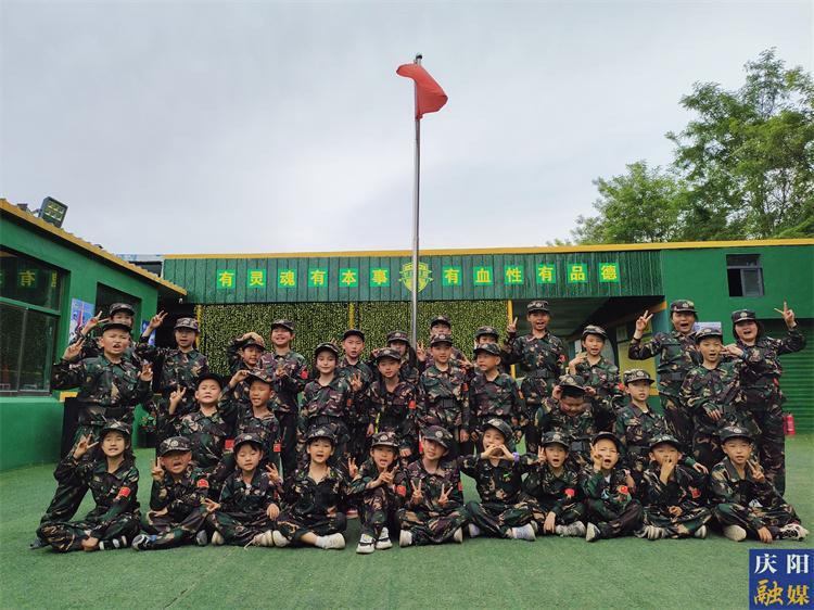小記者進(jìn)“軍營” 共筑愛國強軍夢