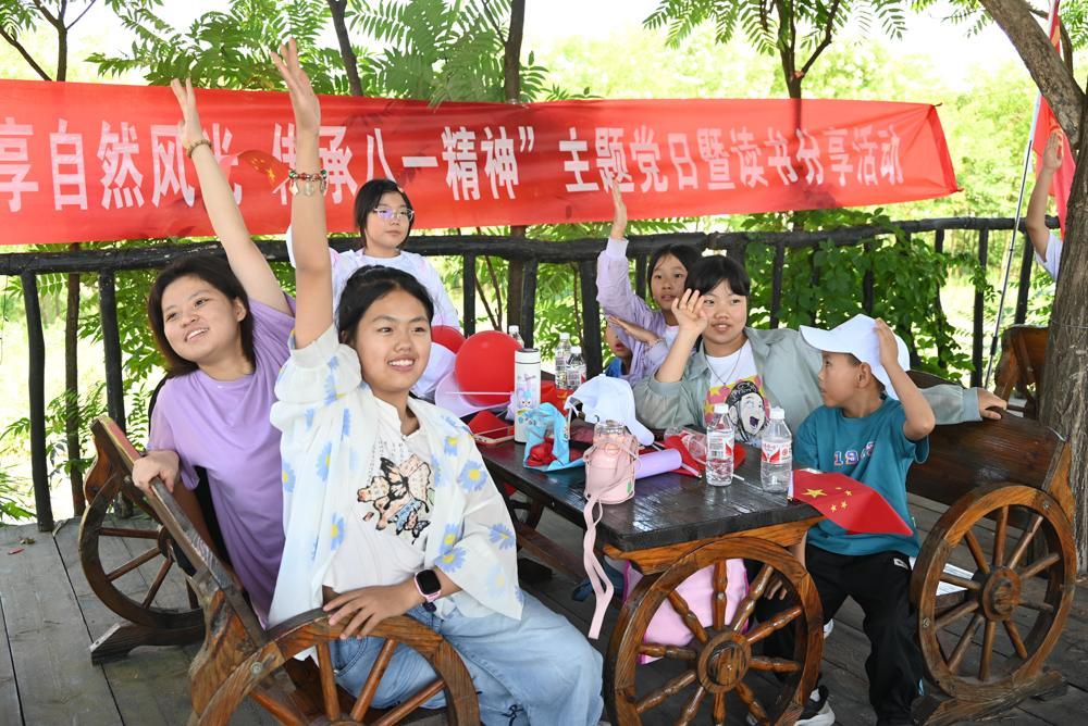 【攝影報(bào)道】慶陽市社會福利院組織就學(xué)兒童赴義渠百花園開展暑期研學(xué)活動