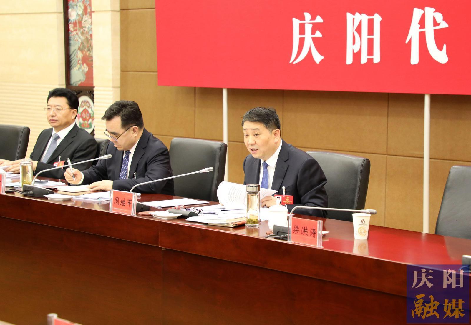 周繼軍在審議省政府工作報(bào)告時(shí)說(shuō) 走實(shí)走好加快革命老區(qū)振興發(fā)展新路子 努力在全省高質(zhì)量發(fā)展中挑大梁作標(biāo)桿