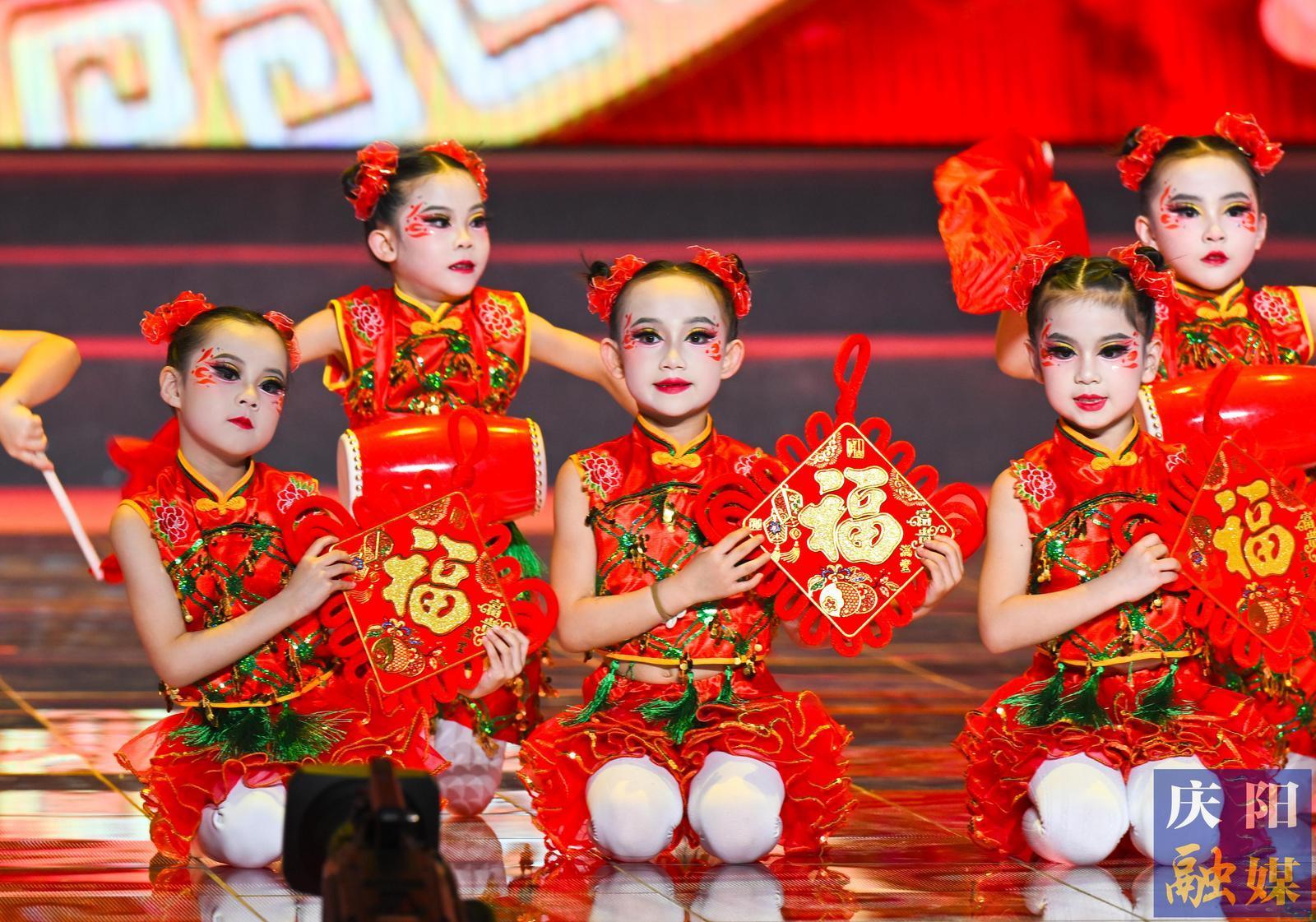 【攝影報(bào)道】“大劇院之春”2025慶陽(yáng)市少兒春晚（第五場(chǎng)）舉行