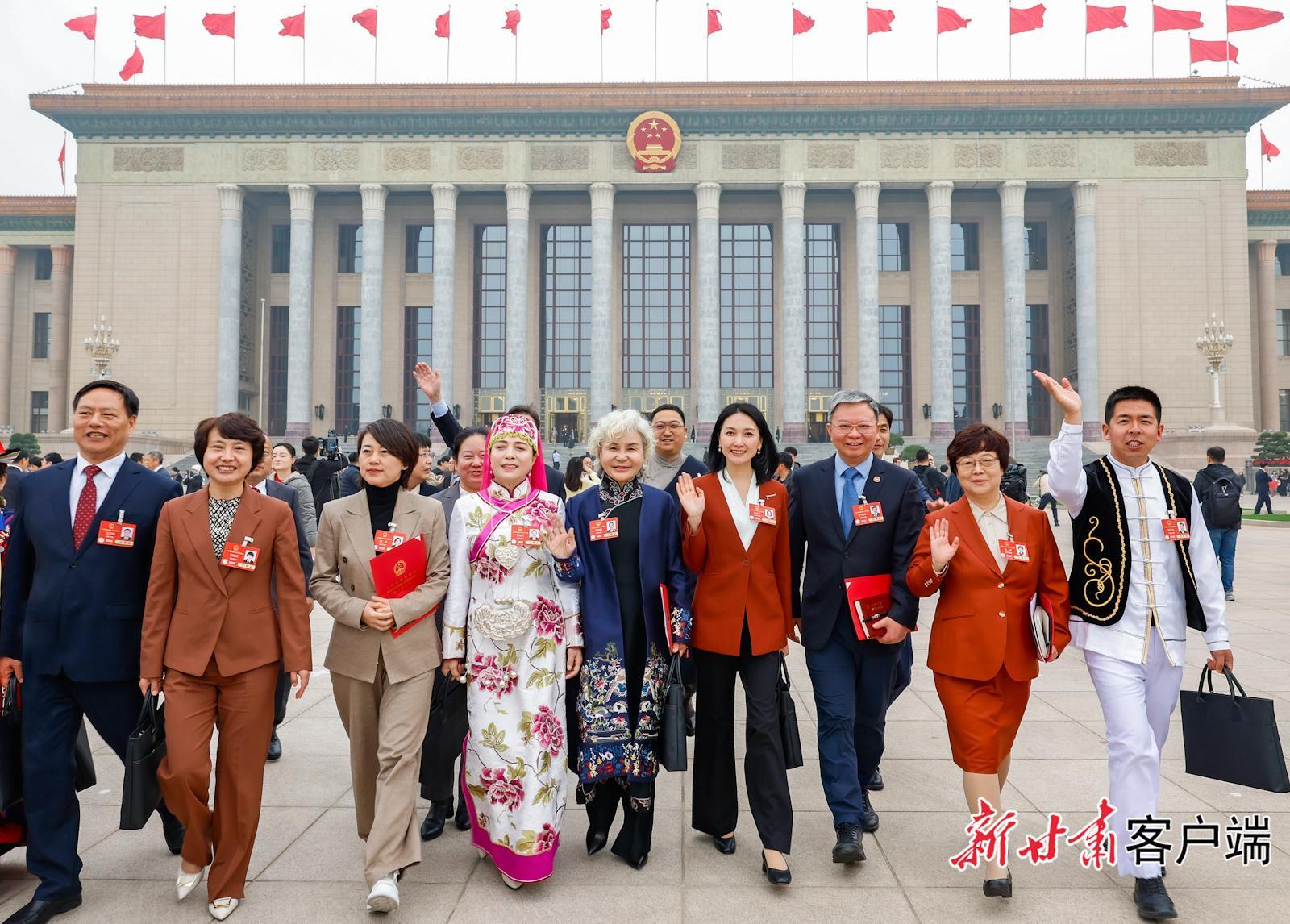 砥礪奮進(jìn)赴新程——在甘全國(guó)人大代表出席十四屆全國(guó)人大三次會(huì)議閉幕會(huì)側(cè)記