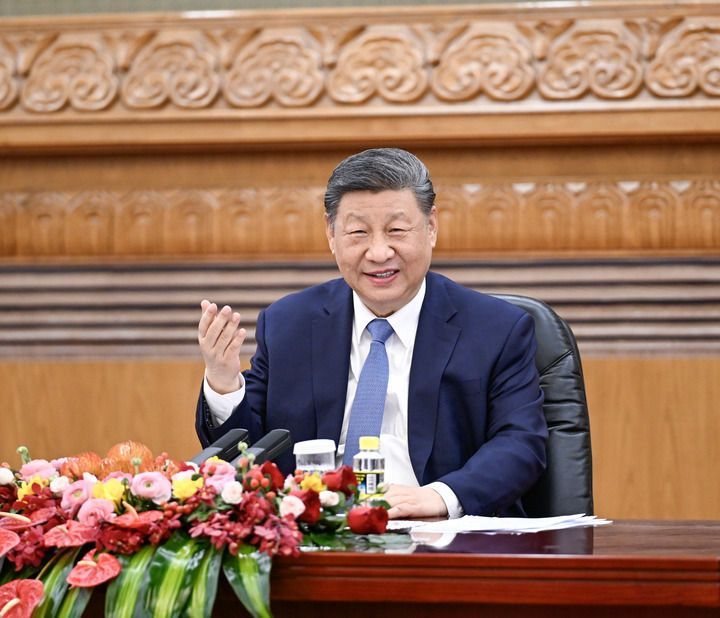 一見(jiàn)·通過(guò)這場(chǎng)會(huì)見(jiàn)，讀懂中國(guó)何以被視為“確定性的綠洲”